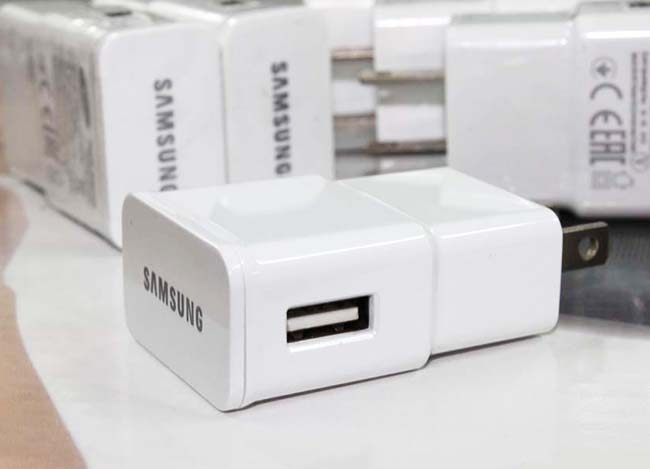 Cóc Adapter Sạc USB Đầu Micro Cho Samsung, Điện Thoại, HTC, LG...
